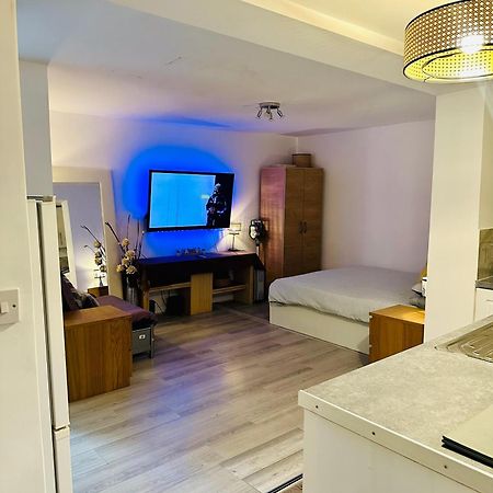 Stylish Studio Flat - Watford Junction - Harry Potter Exterior foto
