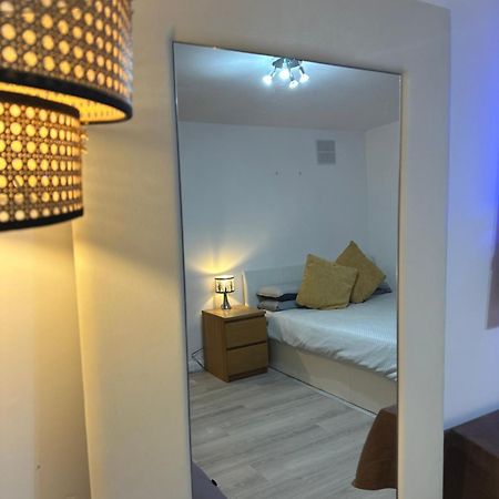 Stylish Studio Flat - Watford Junction - Harry Potter Exterior foto