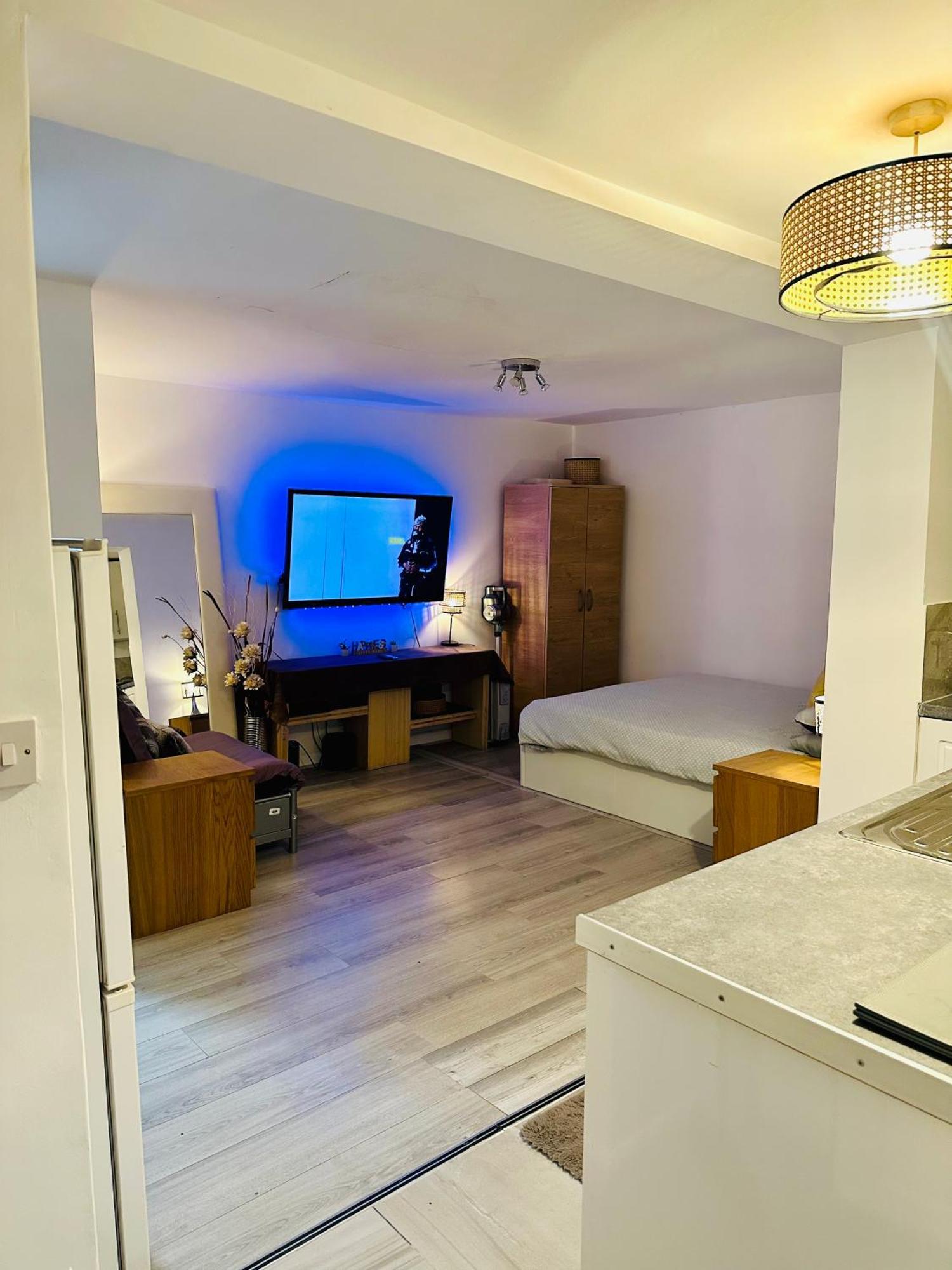 Stylish Studio Flat - Watford Junction - Harry Potter Exterior foto