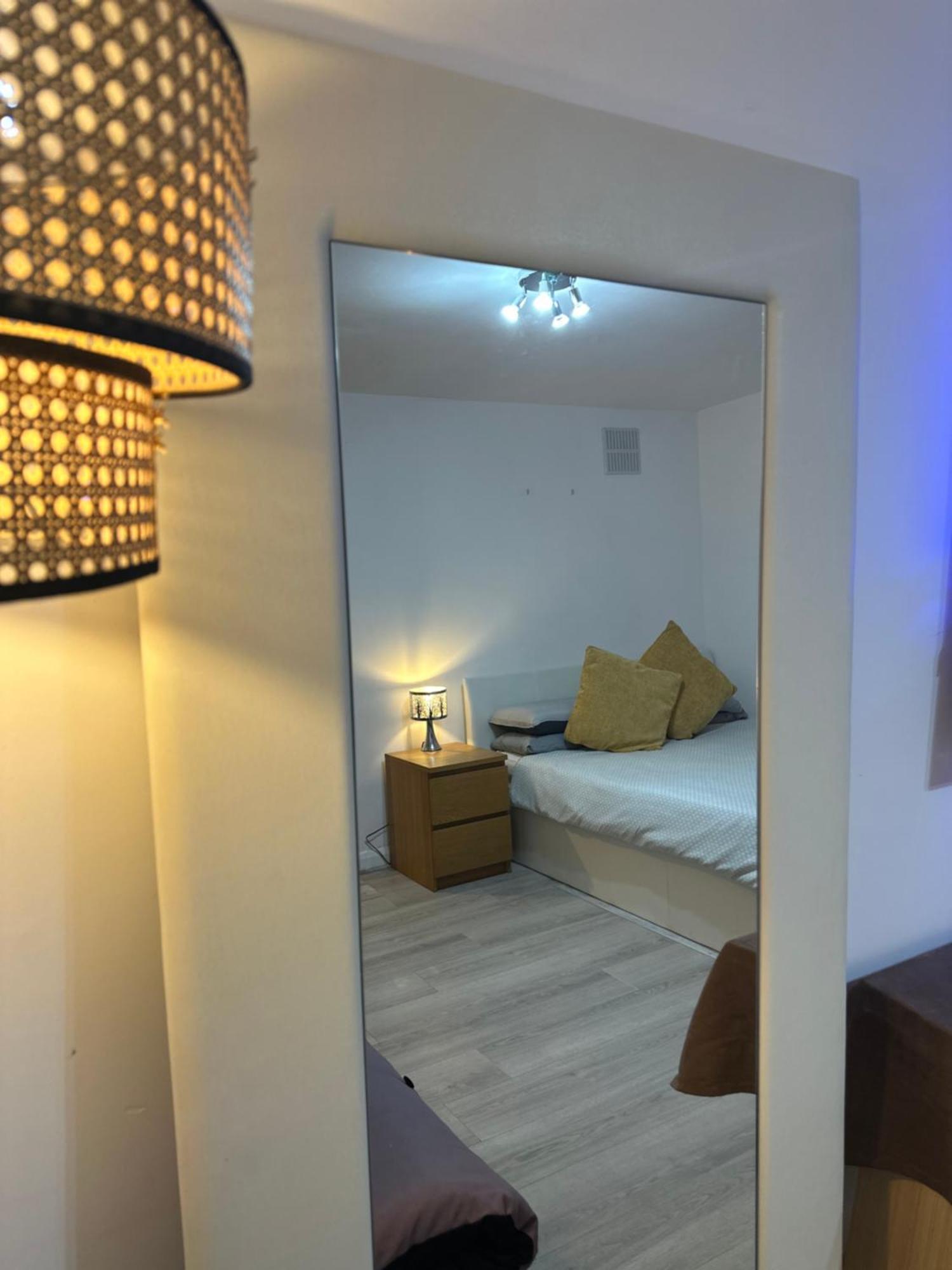 Stylish Studio Flat - Watford Junction - Harry Potter Exterior foto