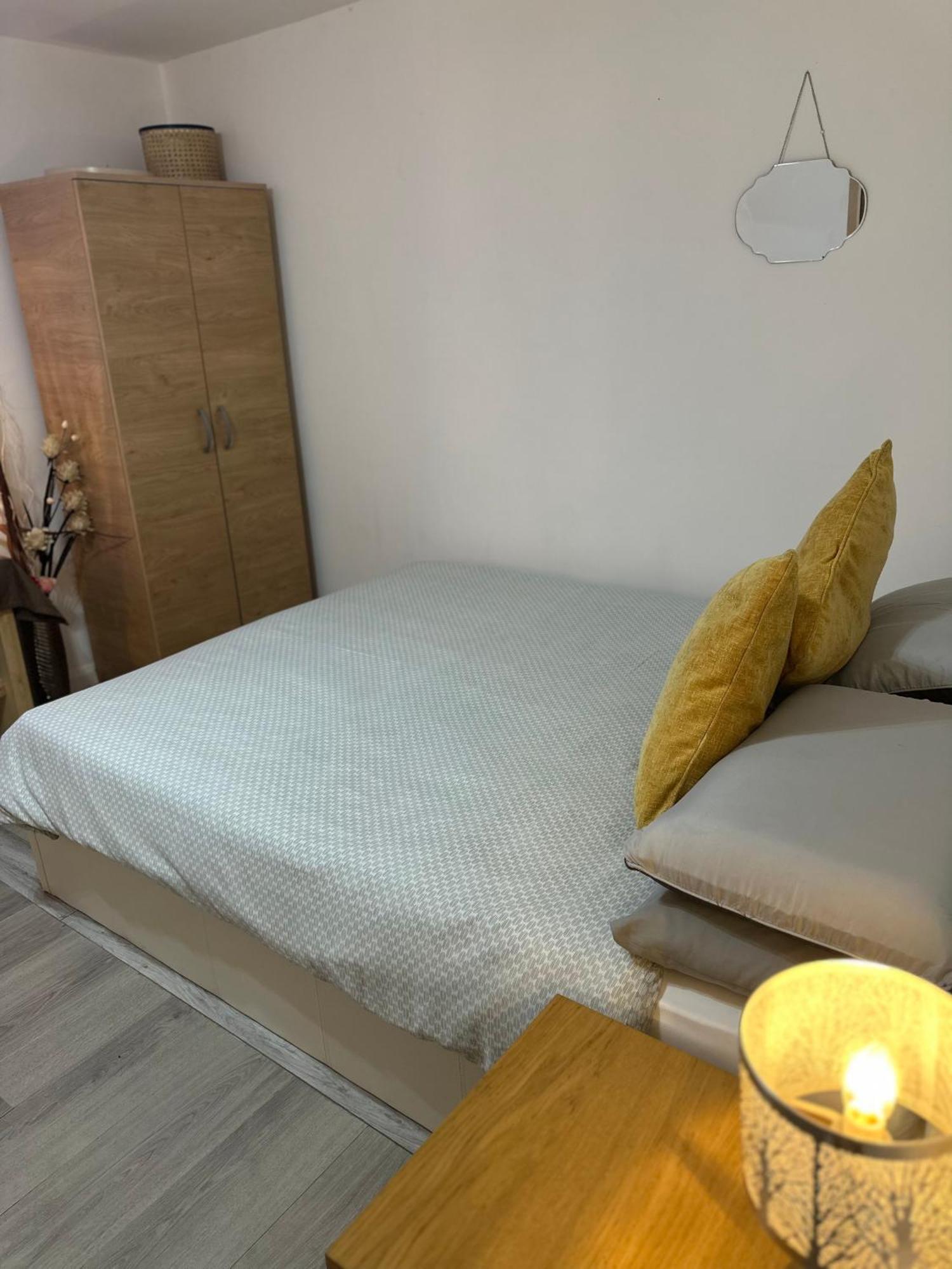 Stylish Studio Flat - Watford Junction - Harry Potter Exterior foto