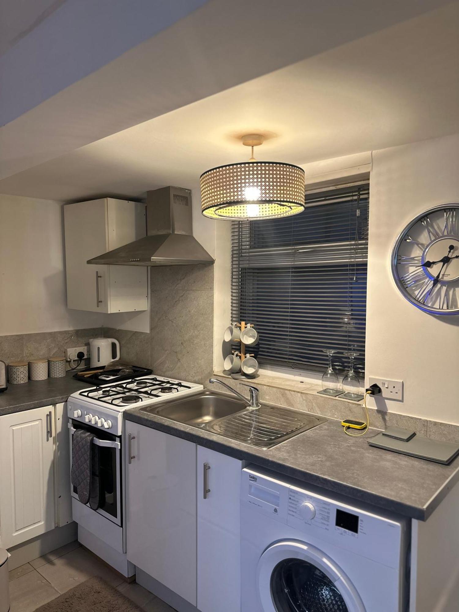 Stylish Studio Flat - Watford Junction - Harry Potter Exterior foto